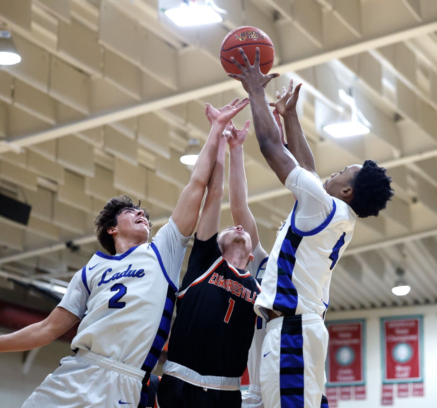 Don Maurer Holiday Invitational, championship: Edwardsville v. Ladue